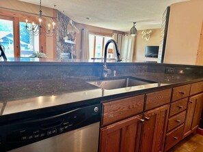 Microonde, forno, piano cottura, lavastoviglie