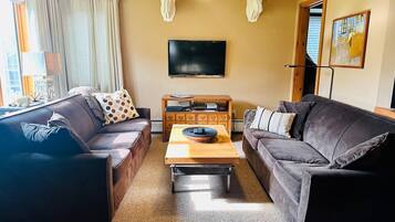 Télévision, cheminée