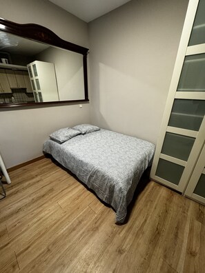 1 bedroom, WiFi, bed sheets