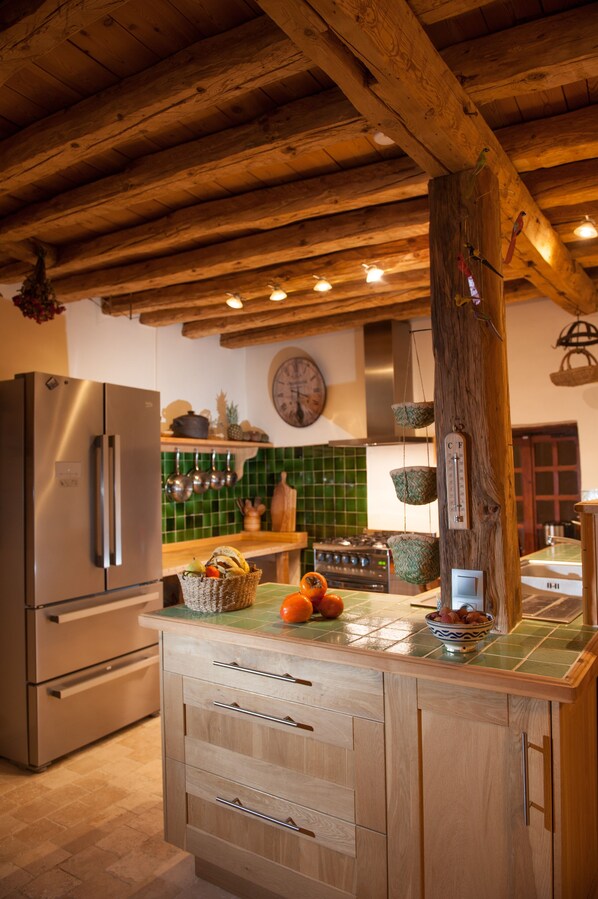 Cookware/dishes/utensils - Maison Traditionnelle Briançonnaise (Briançon)