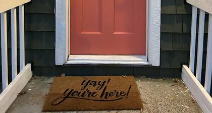 Newly renovated cottage less than two blocks from the beach