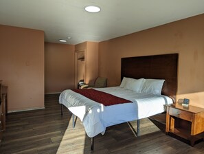 واي فاي مجانًا وملاءات أسرّة