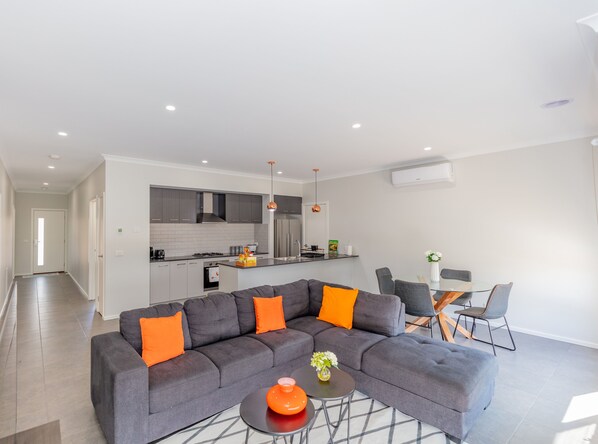 Interior - Cosy, Adorable Brand-New House (Tarneit)