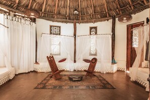 Quarto família | Roupas de cama premium, cofres nos quartos, individualmente decorados