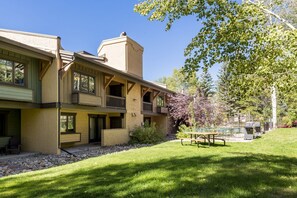 Exterior - Winter Shuttle! Pool & Hot Tubs! Walk to Gondola! (Steamboat Springs)