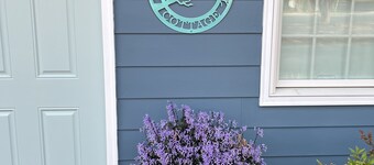 Walk to Uptown Shelby!  Earl Scruggs Center and Don Gibson Theatre! Lovely!