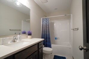 Bathroom - Beautifull new property close to airport (Inver Grove Heights)