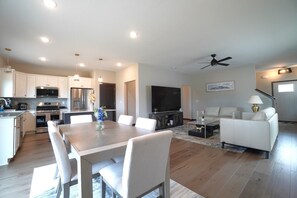 Dining - Beautifull new property close to airport (Inver Grove Heights)