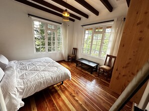 4 Schlafzimmer, Bügeleisen/Bügelbrett, WLAN, Bettwäsche