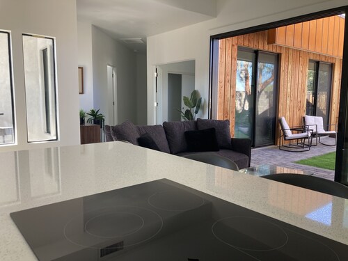 Guesthouse ~Beautiful private Paradise gated Garden courtyard & Mountain Views 
