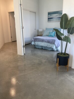 2 bedrooms, desk, free WiFi, bed sheets