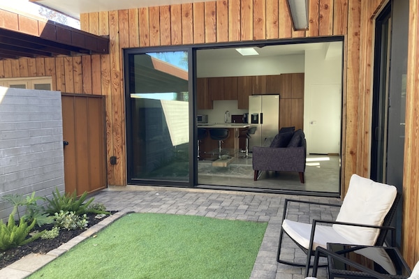 Private entrance and court yard. Relax in the garden.