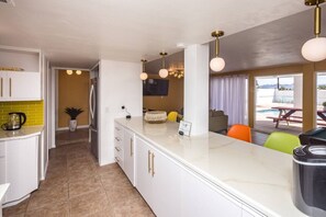 Frigorífic, microones, forn i placa de cuina 