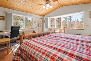 4 bedrooms, desk, travel crib, free WiFi