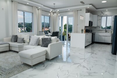 Luxurious Modern Penthouse in Kingston Jamaica Walking Distance To Attractions
