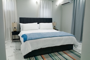 3 chambres, fer et planche à repasser, Wi-Fi gratuit, draps fournis