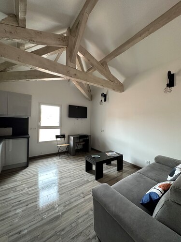 T2 Climatisé Lumineux Rénové à Neuf et à Deux pas des Rues Piétonnes