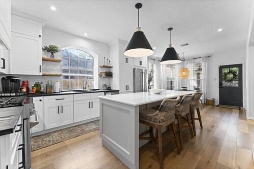 Luxury Woodlands Hideaway Home - Pool, Updated, & Close to Everything! 