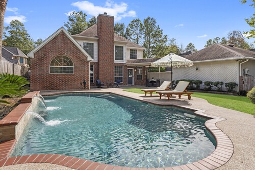 Luxury Woodlands Hideaway Home - Pool, Updated, & Close to Everything! 
