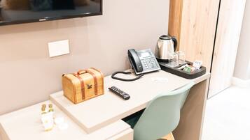 Deluxe Triple Room | 1 bedroom, premium bedding, down comforters, memory foam beds