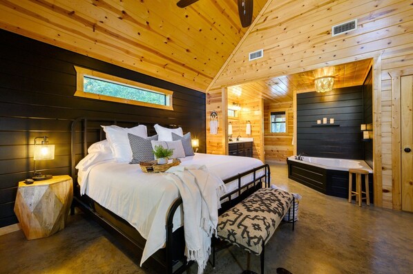 1 bedroom, free WiFi, bed sheets - Luxury Cabin Hot Tub Romantic Broken Bow Hochatown (Broken Bow)