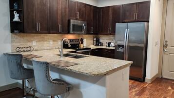 Apartment, 1 Bedroom, Accessible, Balcony | Private kitchen