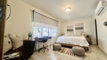 2 bedrooms, in-room safe, desk, iron/ironing board