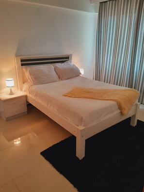 4 bedrooms, iron/ironing board, travel cot, bed sheets