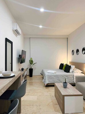 1 bedroom, desk, iron/ironing board, free WiFi
