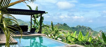 Casa de Campo Tipo Chalet con Jacuzzi y Piscina, Expectacular Vista al Atardecer