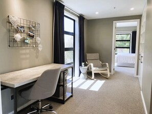 4 soveværelser, skrivebord, strygejern/strygebræt, gratis Wi-Fi