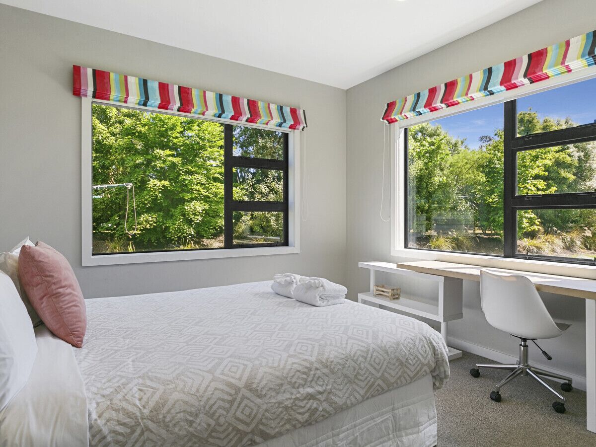 4 slaapkamers, een bureau, een strijkplank/strijkijzer, gratis wifi