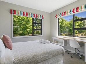 4 soveværelser, skrivebord, strygejern/strygebræt, gratis Wi-Fi