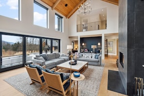 Smart-TV, Kamin, Computerbildschirme