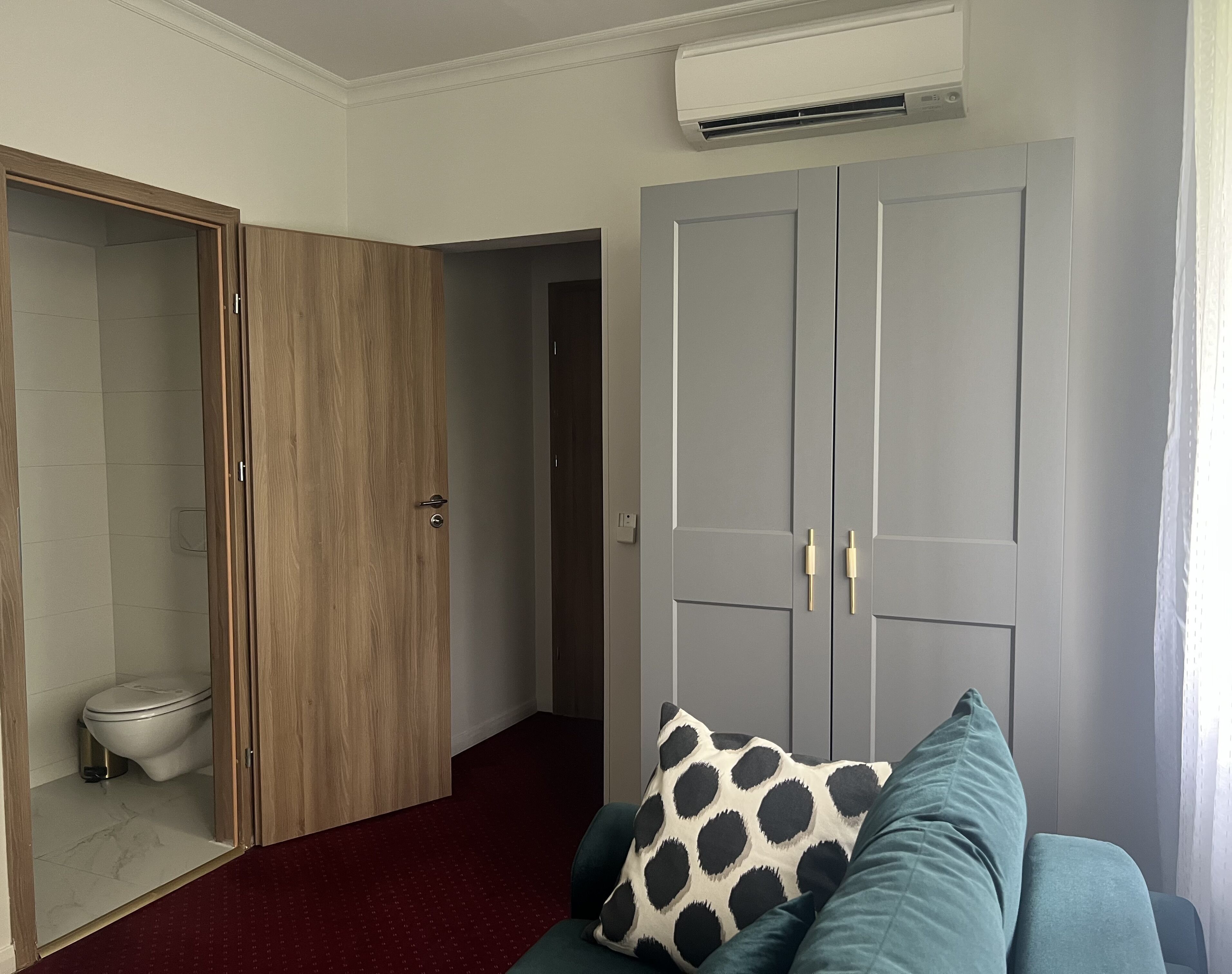 家庭双人房 | 迷你吧、办公桌、遮光窗帘、隔音