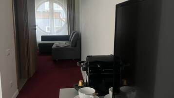 Family Double Room | Minibar, desk, blackout drapes, soundproofing