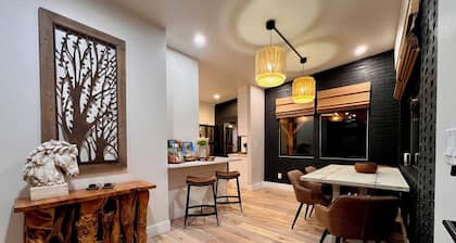 Easton Flats- A Couples Retreat!