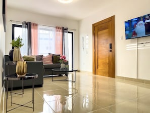 Smart TV - Brand new Torre Solarium next to PUCMM (Santiago de los Caballeros)