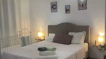 2 slaapkamers, een strijkplank/strijkijzer, reisbedje, wifi