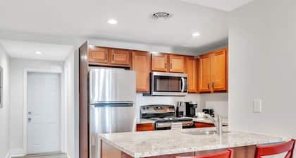 The Collar City Oasis |Pet Friendly|Workspace|Laundry|Hospitals & Colleges|WIFI