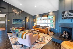 Smart TV, fireplace, offices