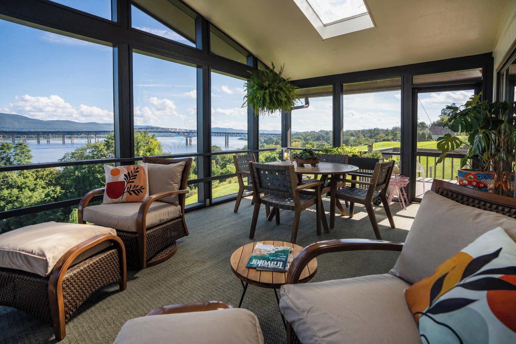 Smart TV, fireplace, offices