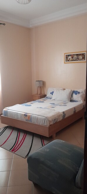 1 camera, ferro/asse da stiro, Wi-Fi, lenzuola