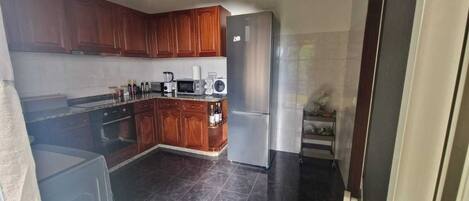 Microwave, oven, coffee/tea maker, electric kettle
