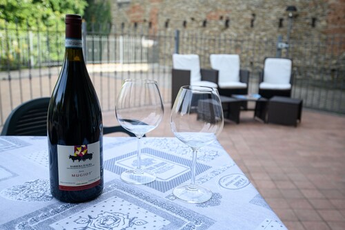 ROMANTIC APARTMENT WITH ROUND BED