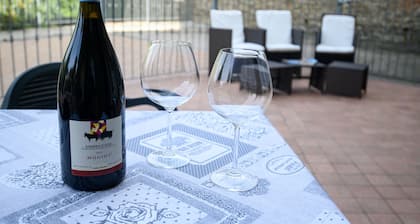 ROMANTIC APARTMENT WITH ROUND BED