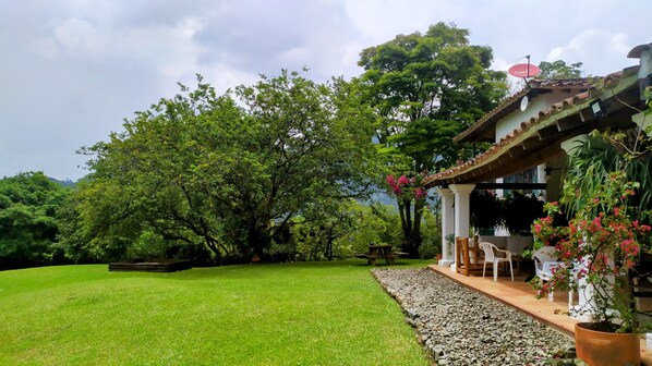 Outdoor dining - Florencia! (amaga)