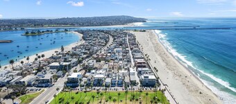 Gorgeous Beach Villa -- Ocean Views + Sleeps 12!