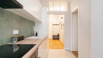 Comfort Apartment | Private kitchen | Fridge, microwave, stovetop, dishwasher