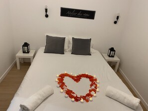 1 chambre, fer et planche à repasser, Wi-Fi gratuit, draps fournis